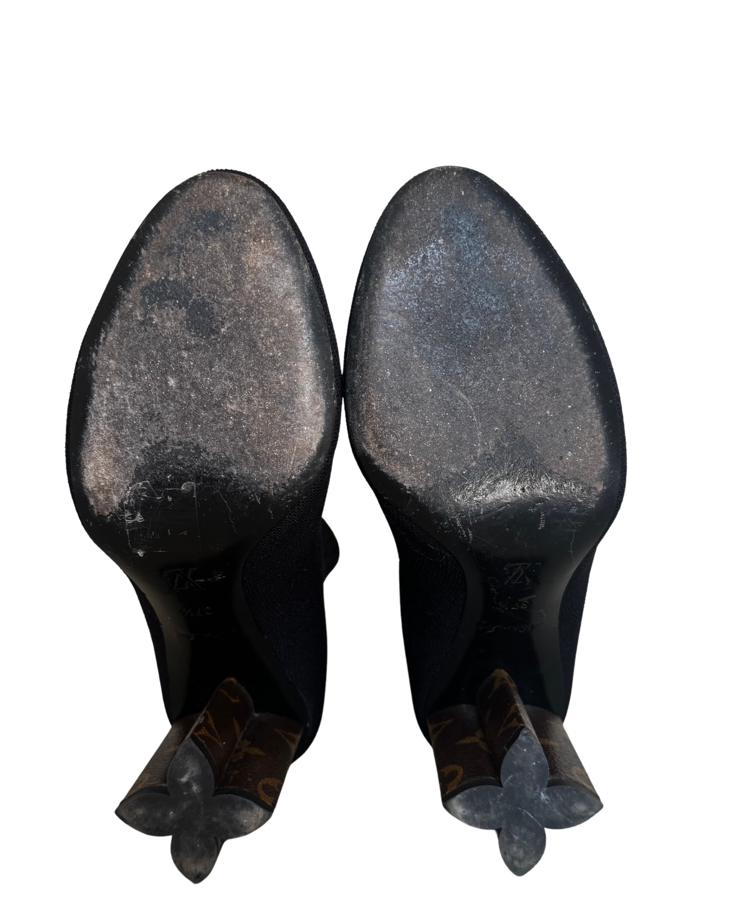 Silhouette Ankle Boots