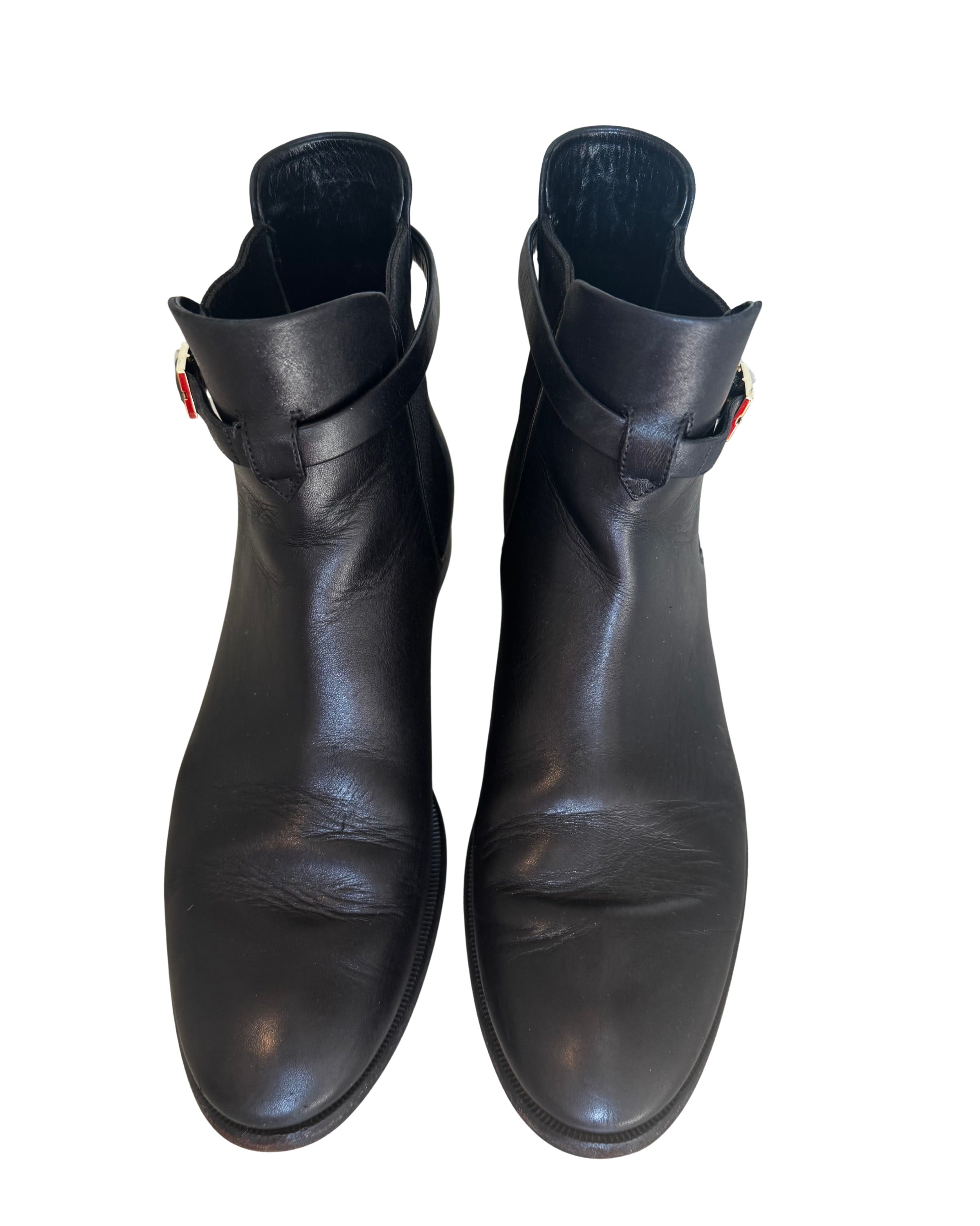 chelsea boots