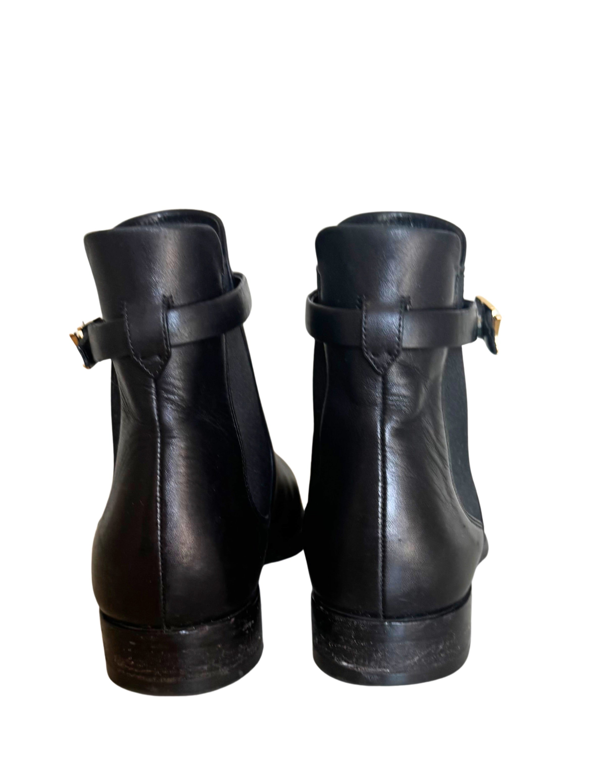 chelsea boots