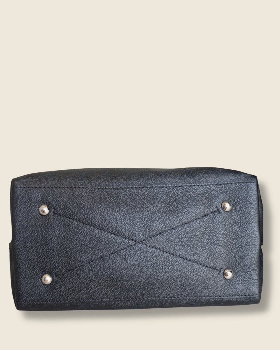 Louis Vuitton - Carmel Hobo Bag Zwart - Preloved Pieces