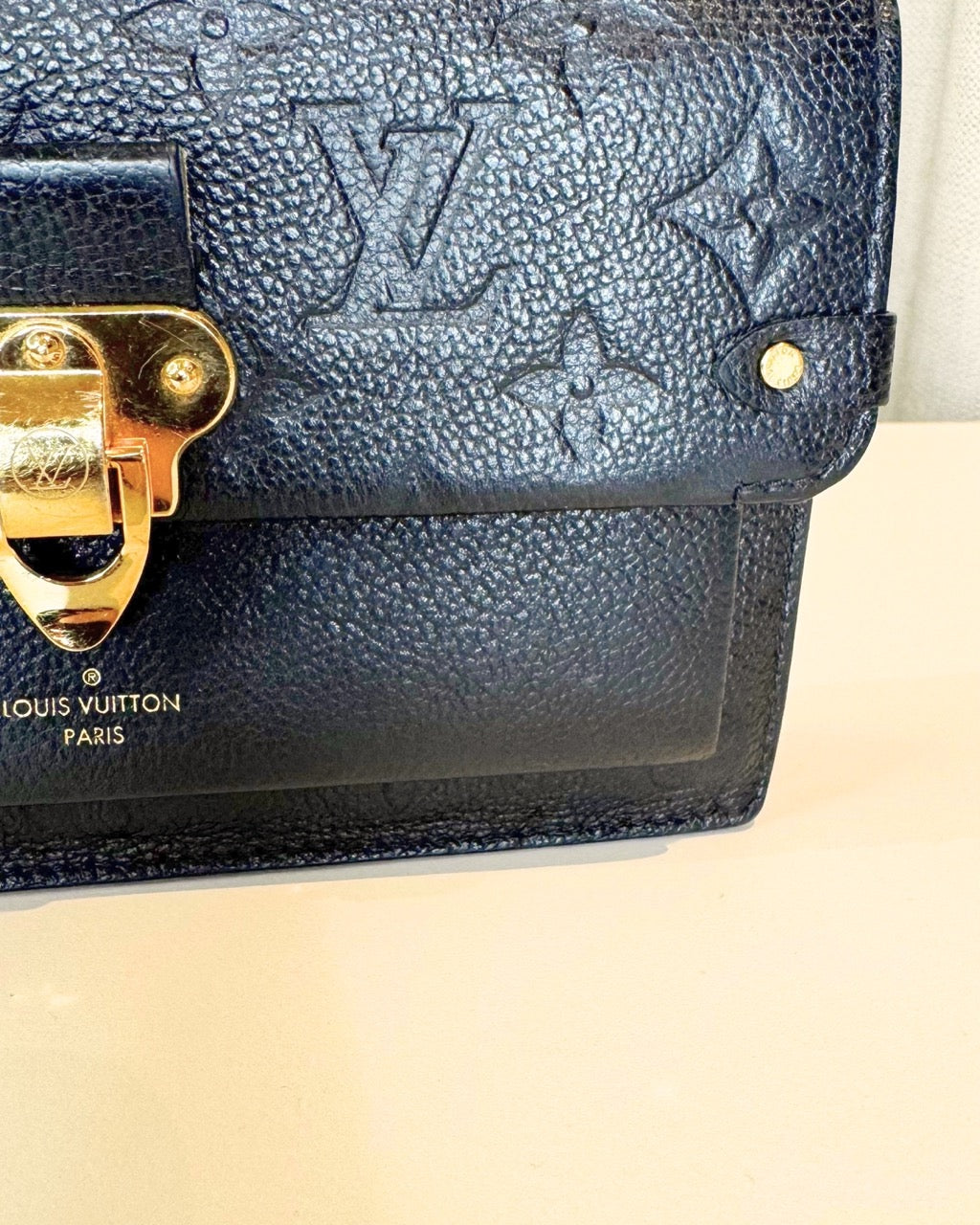 Louis Vuitton Vavin Chain Wallet Zwart