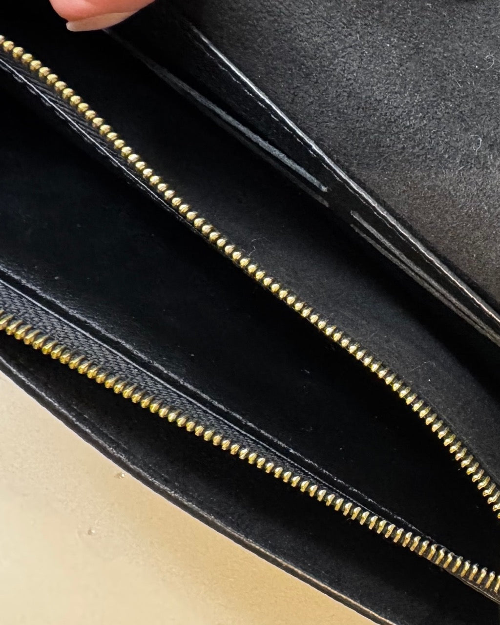 Louis Vuitton Vavin Chain Wallet Zwart