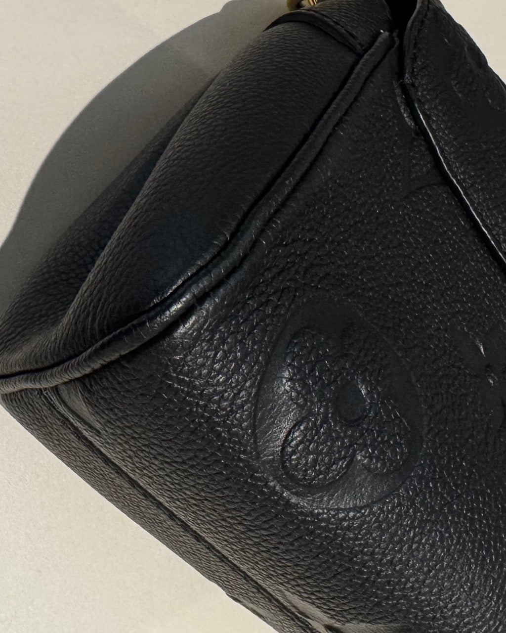 Louis Vuitton Favorite Schwarz
