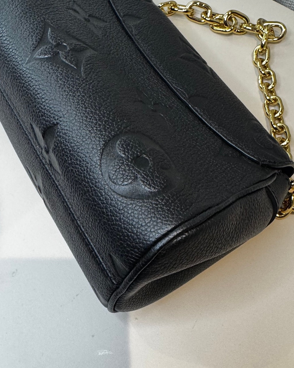 Louis Vuitton Favorite Schwarz