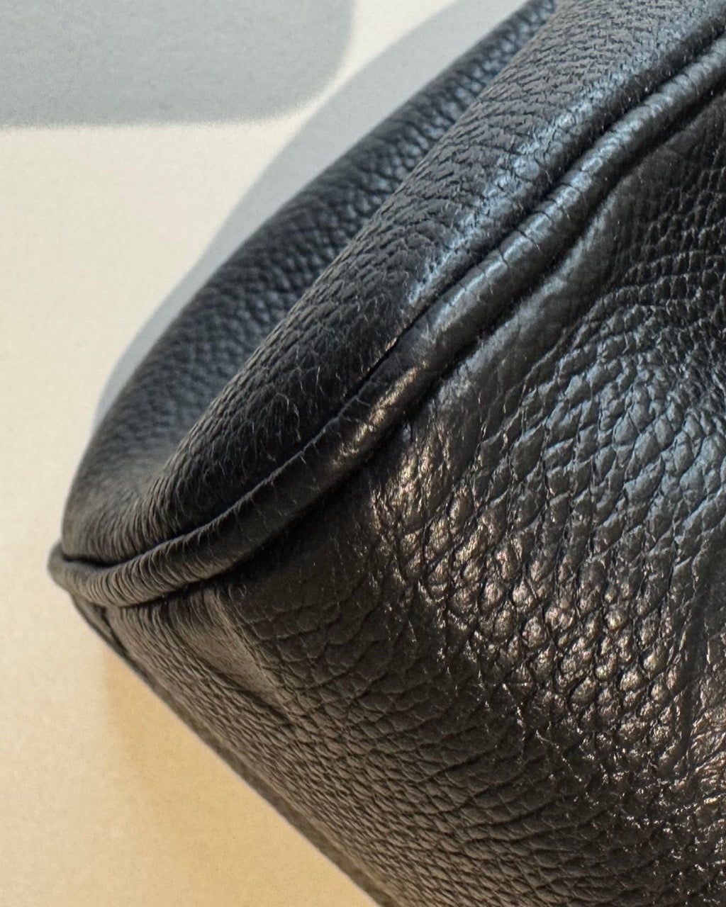 Louis Vuitton Favorite Schwarz