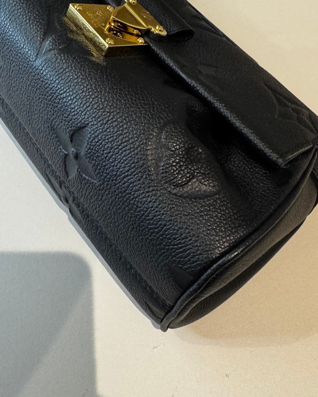 Louis Vuitton Favorite Schwarz
