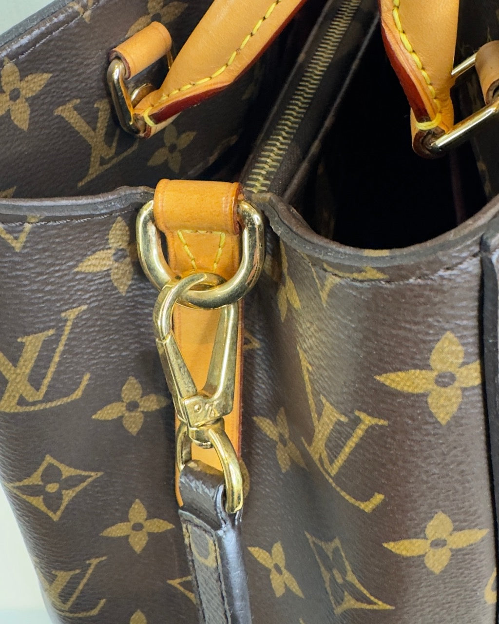Louis Vuitton Montaigne