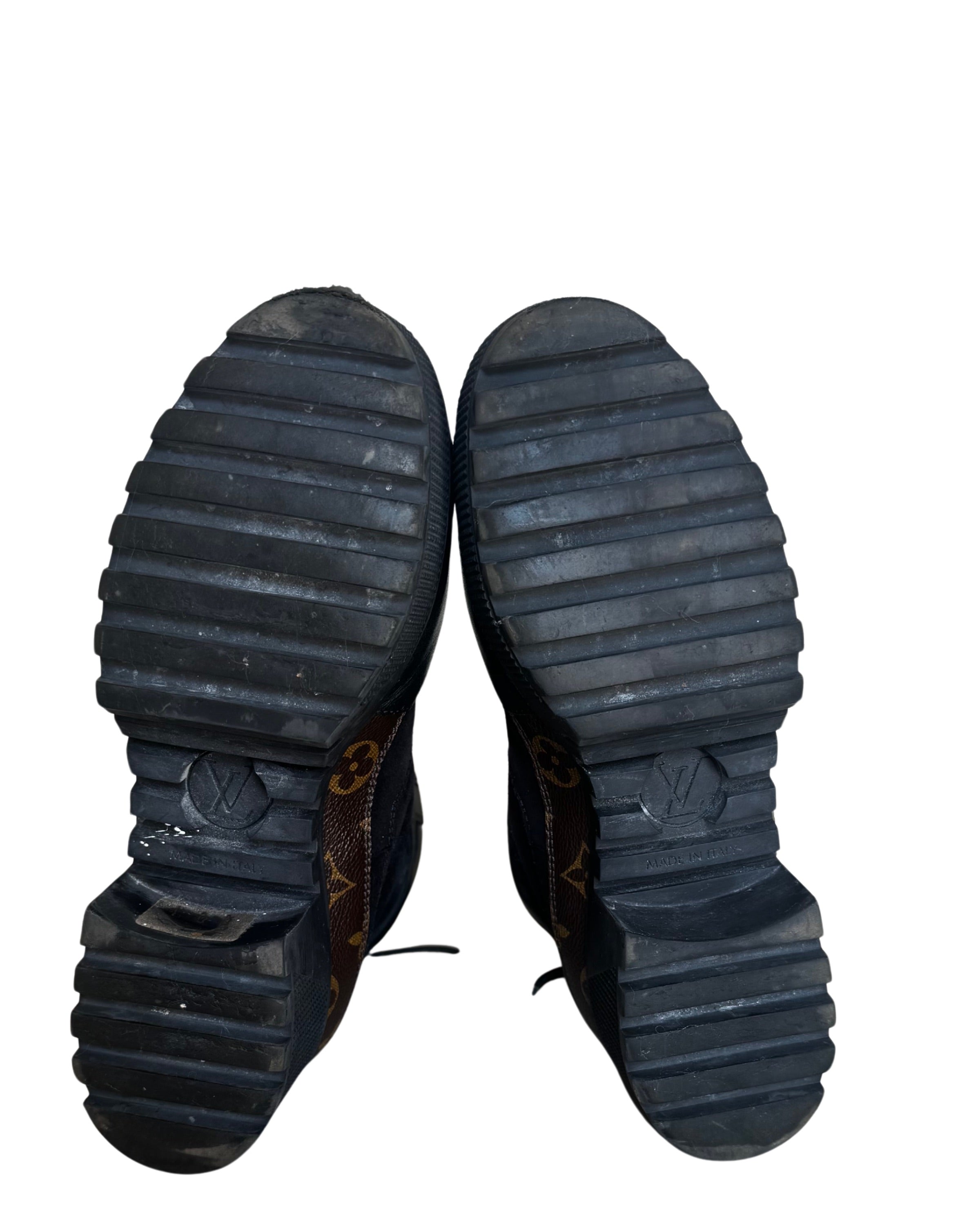 Laureate Desert Boots Monogram Zwart