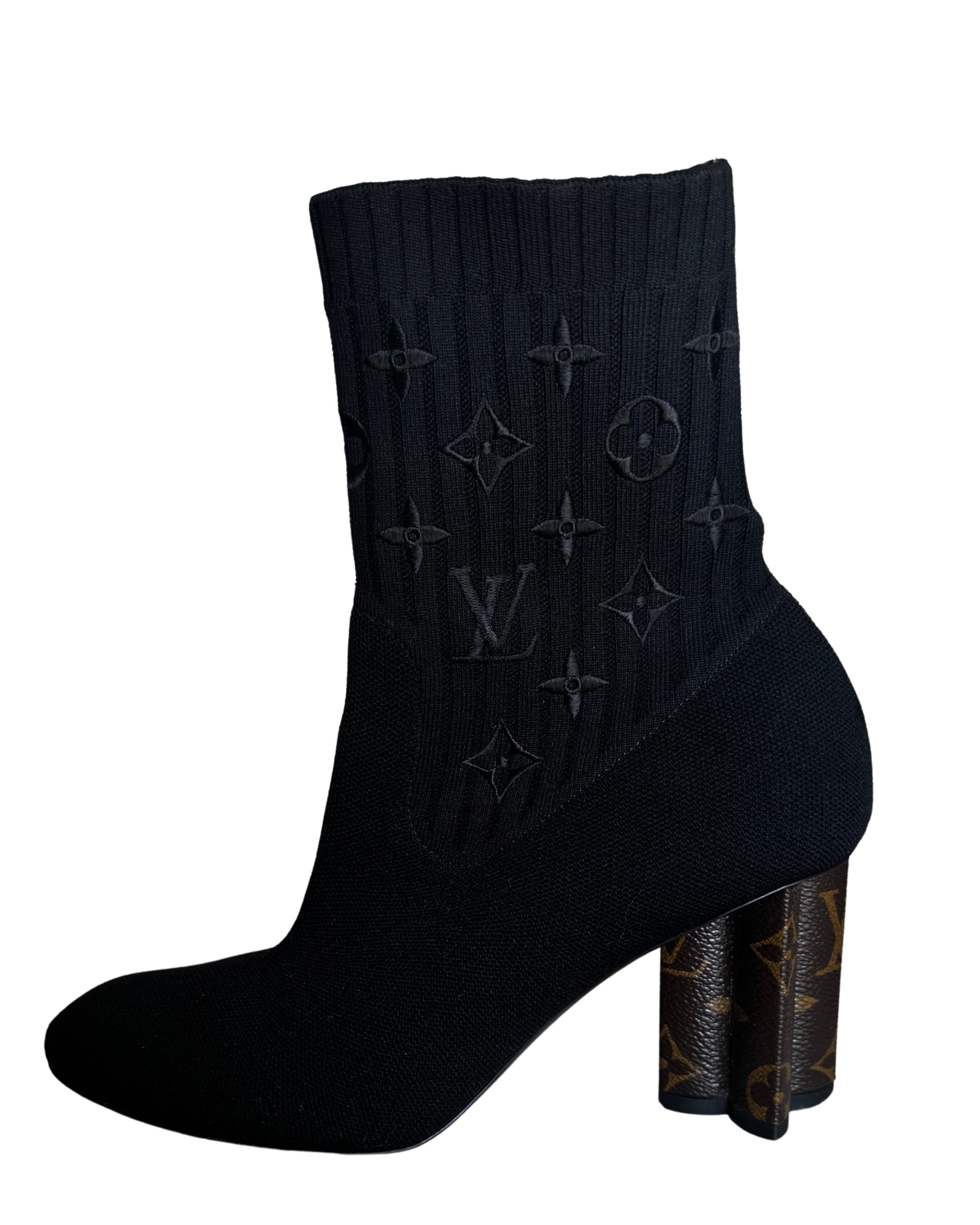 Silhouette Ankle Boots