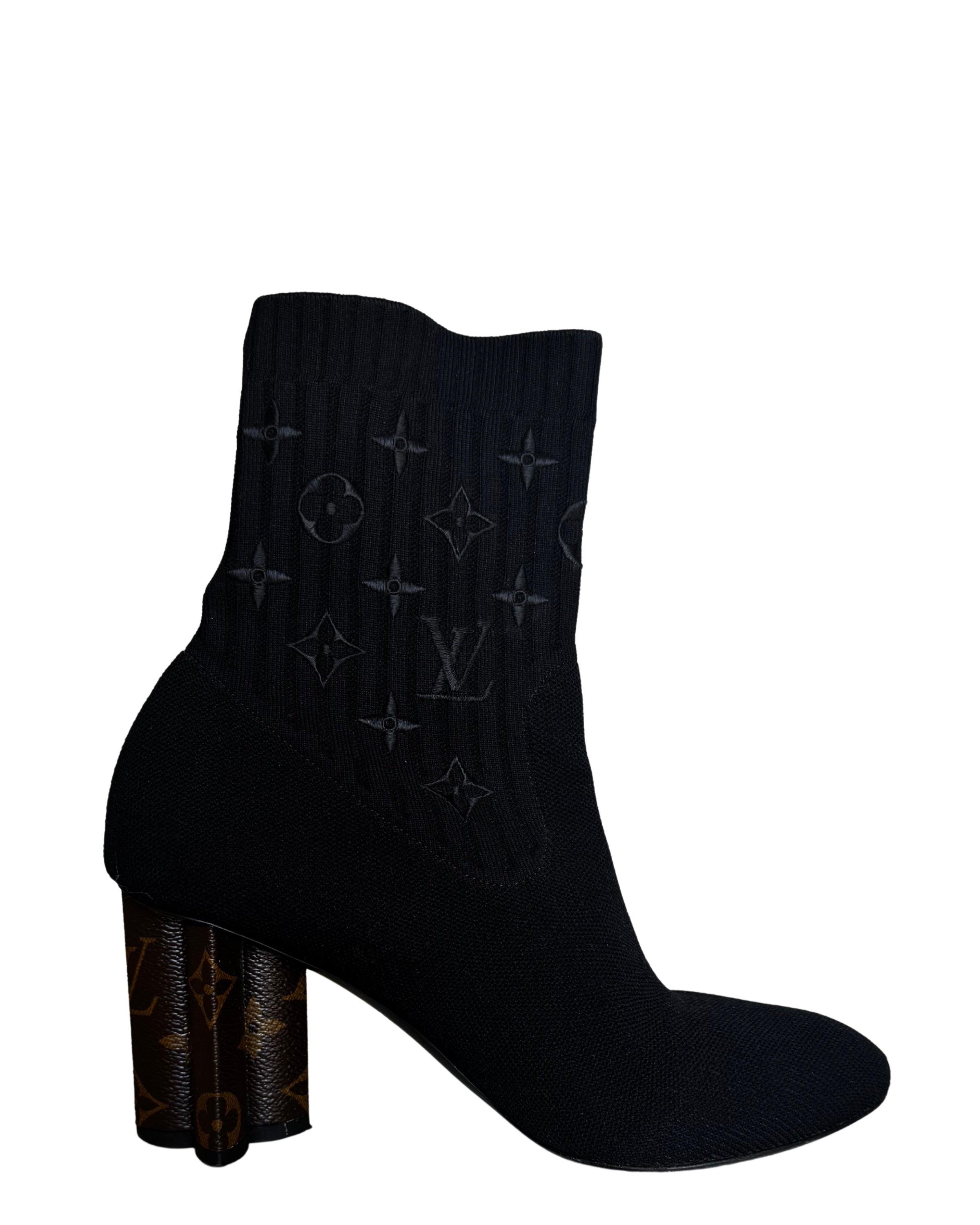 Silhouette Ankle Boots
