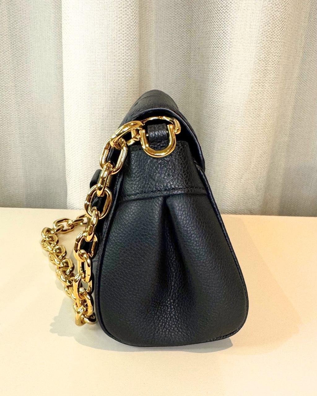 Louis Vuitton Favorite Schwarz