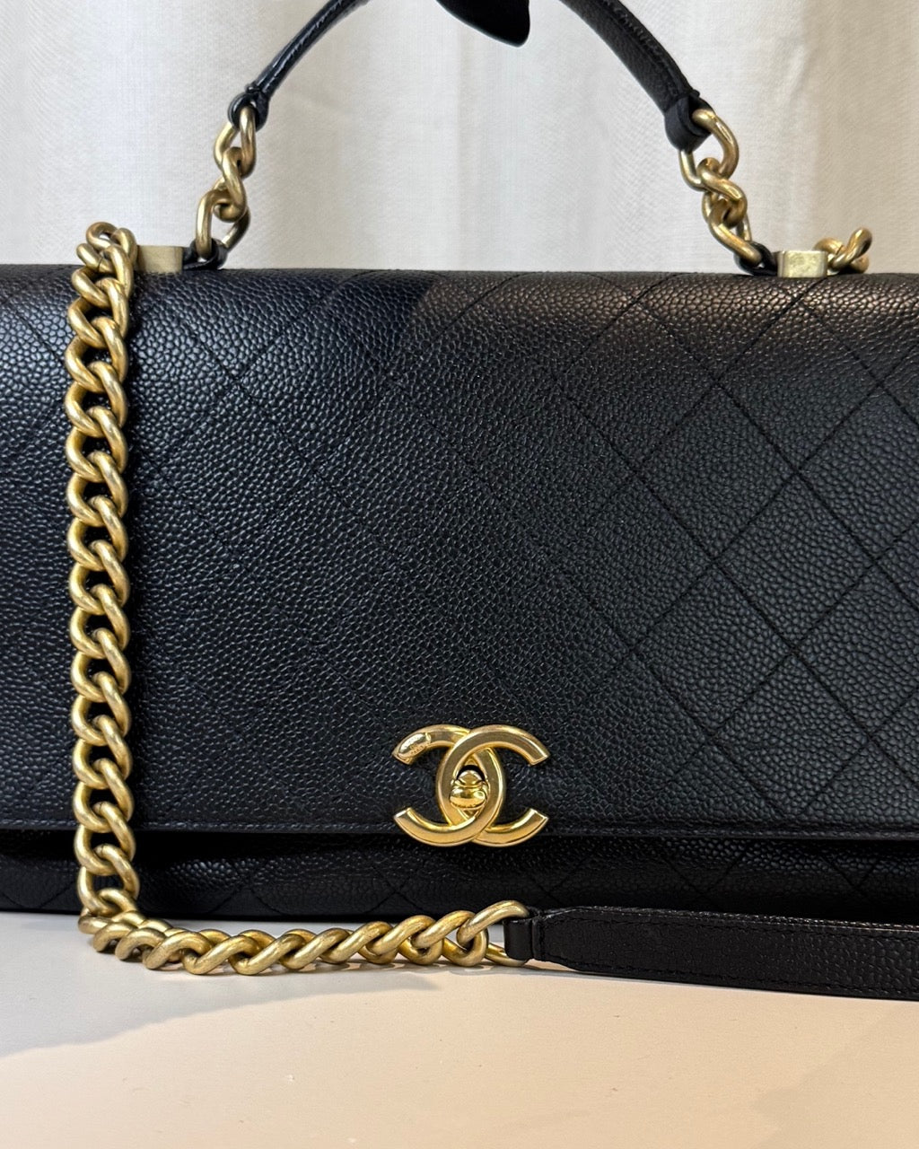 Chanel Chic Affinity flap bag Kaviar schwarz