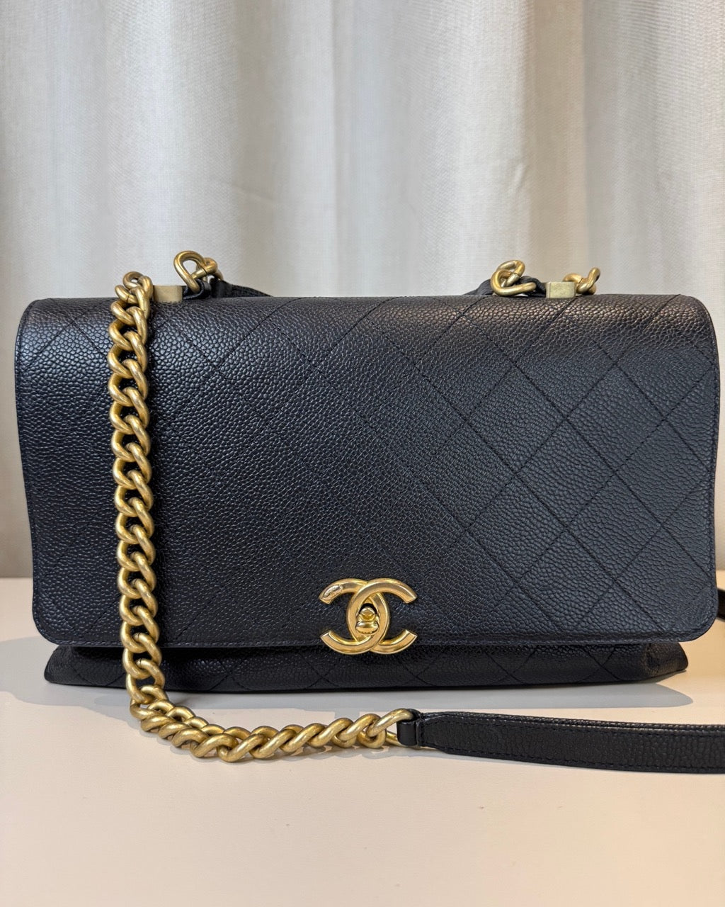 Chanel Chic Affinity Flap Bag Medium black