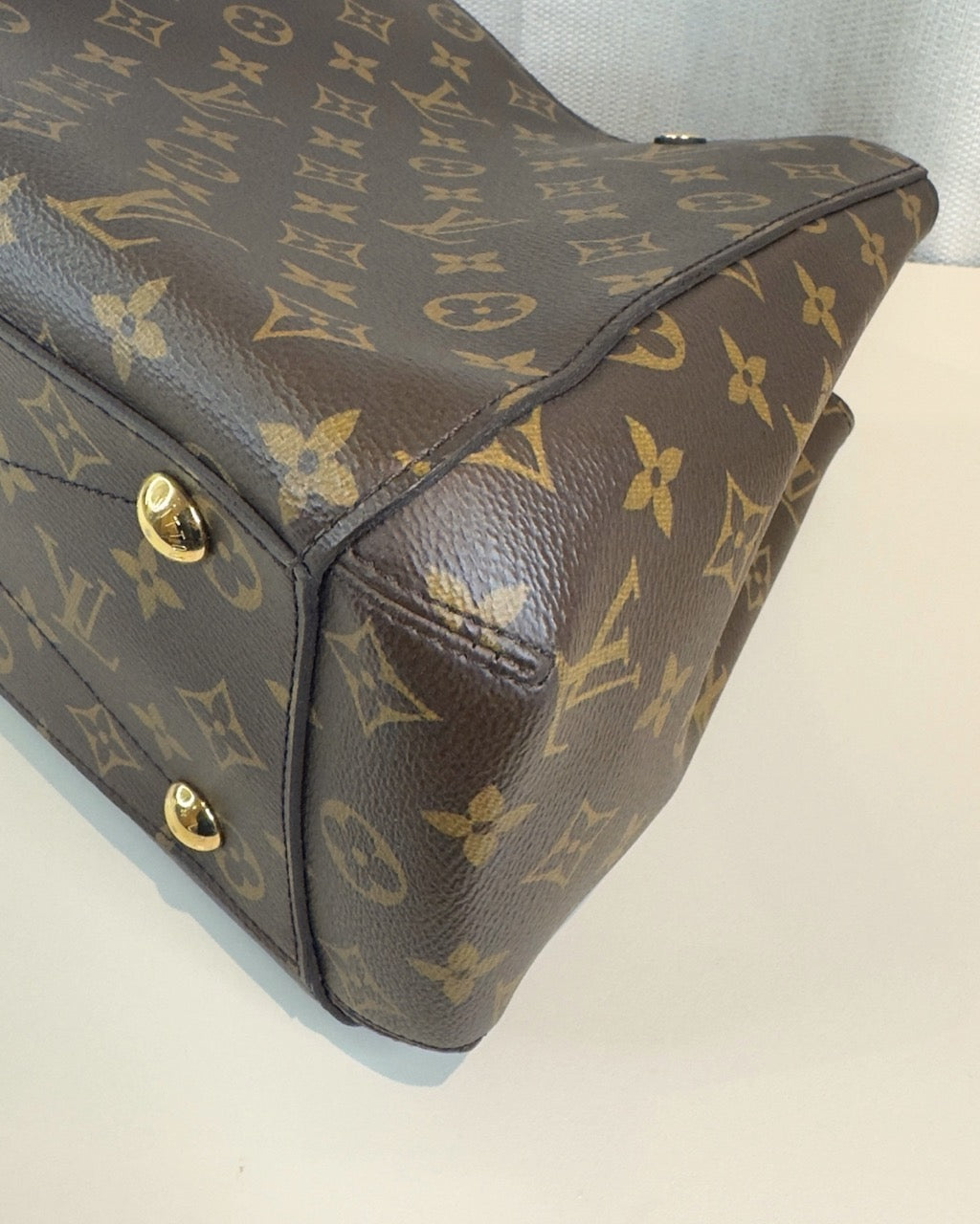 Louis Vuitton Montaigne