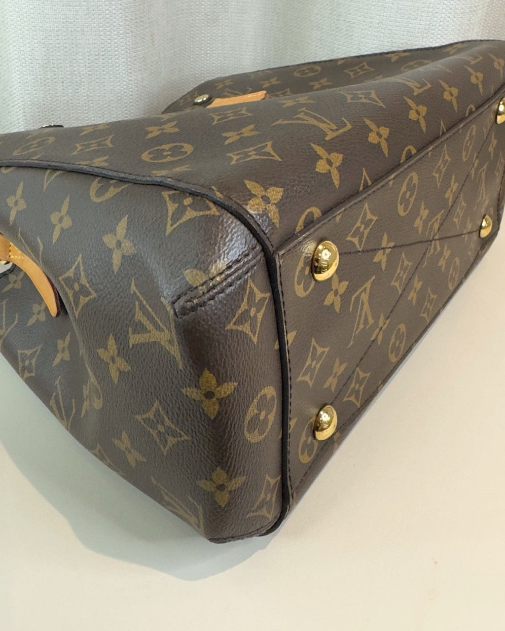 Louis Vuitton Montaigne