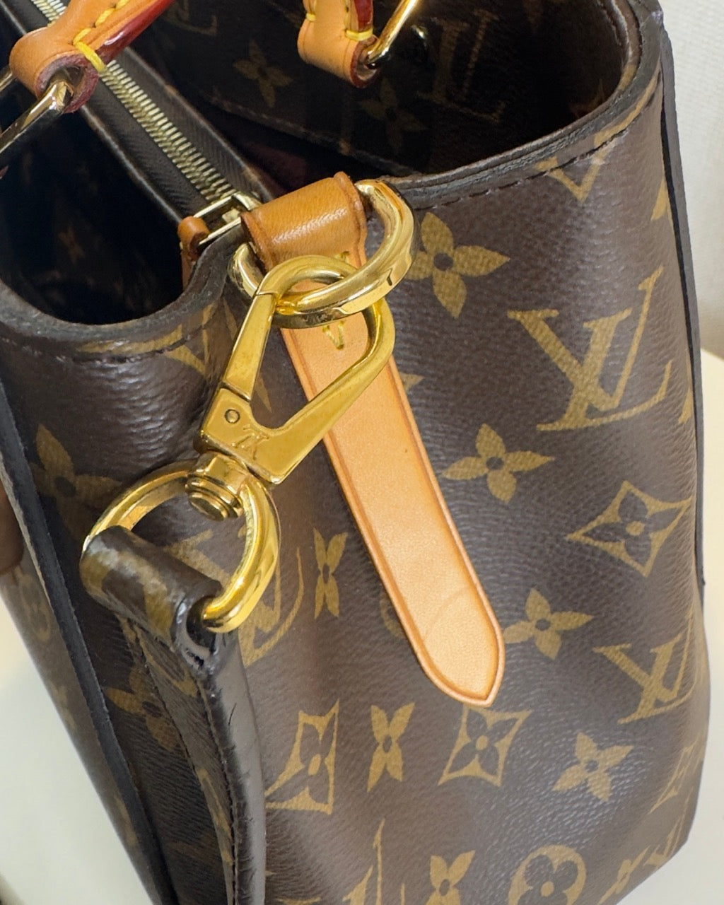Louis Vuitton Montaigne