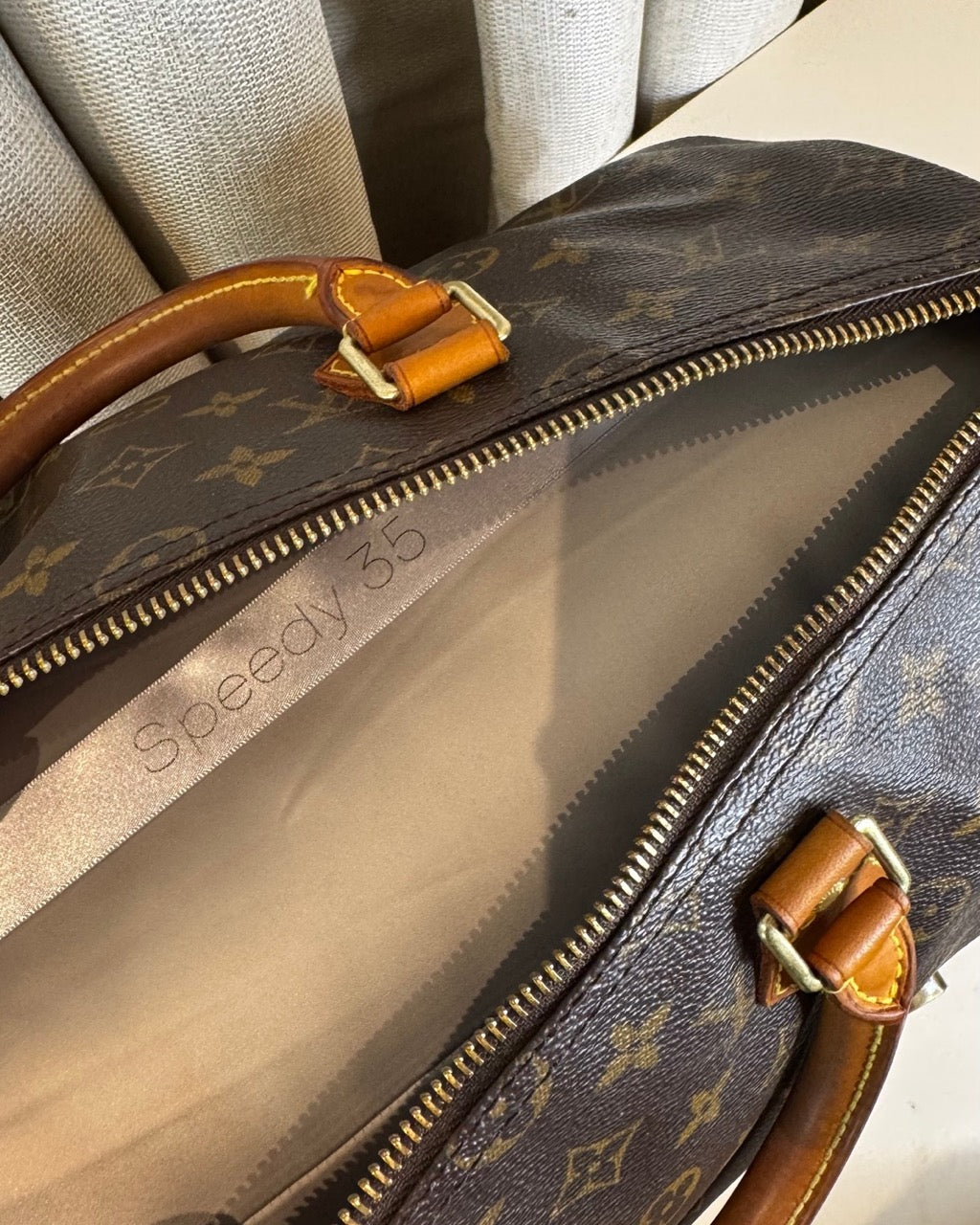 Louis Vuitton Speedy 35